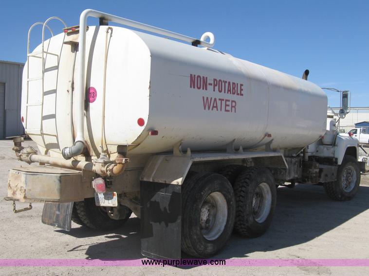 image for item I5704 1973 Mack PM685S tanker water truck