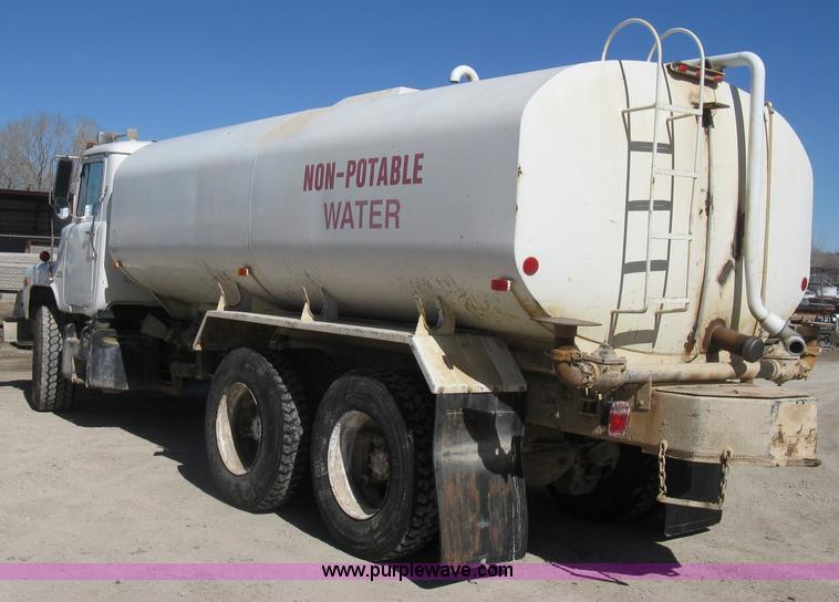 image for item I5704 1973 Mack PM685S tanker water truck