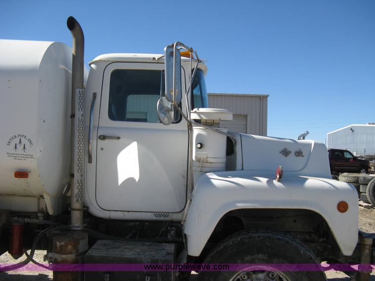 image for item I5704 1973 Mack PM685S tanker water truck