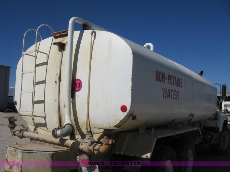 image for item I5704 1973 Mack PM685S tanker water truck