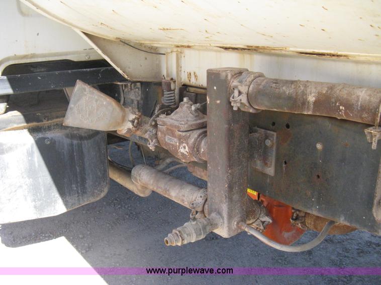 image for item I5704 1973 Mack PM685S tanker water truck