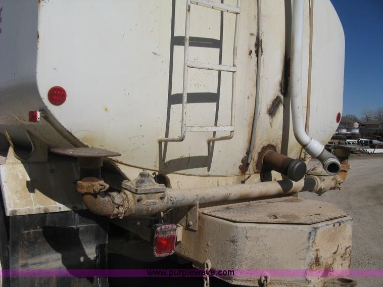 image for item I5704 1973 Mack PM685S tanker water truck