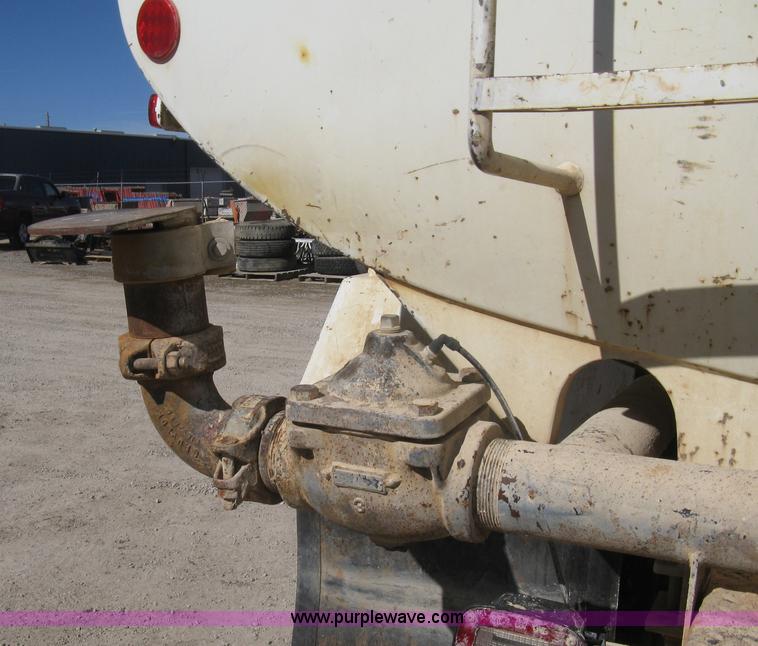 image for item I5704 1973 Mack PM685S tanker water truck