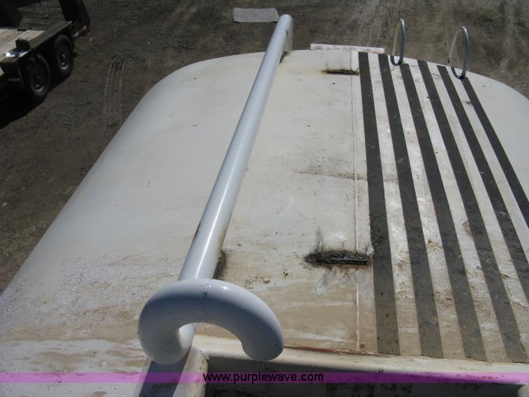 image for item I5704 1973 Mack PM685S tanker water truck