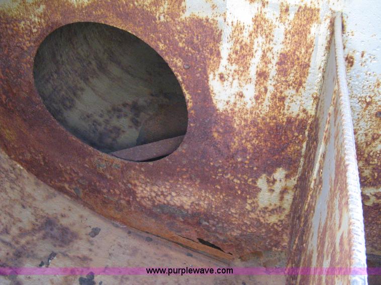 image for item I5704 1973 Mack PM685S tanker water truck