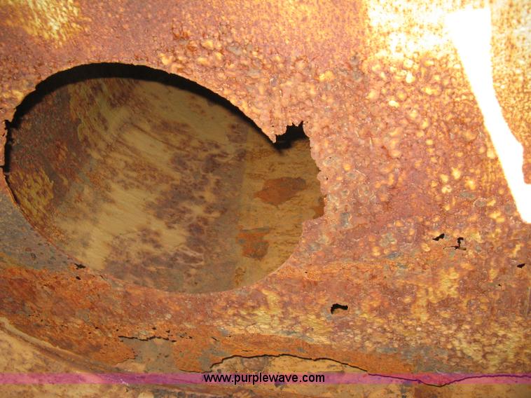 image for item I5704 1973 Mack PM685S tanker water truck