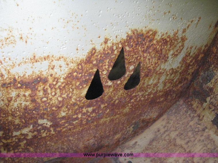 image for item I5704 1973 Mack PM685S tanker water truck