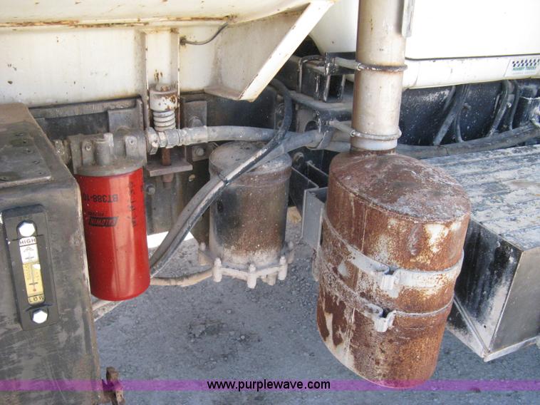 image for item I5704 1973 Mack PM685S tanker water truck