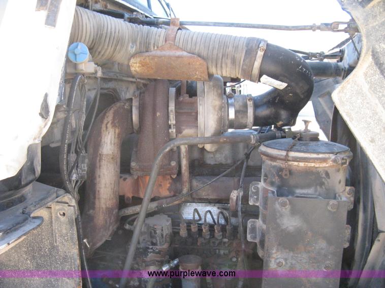 image for item I5704 1973 Mack PM685S tanker water truck