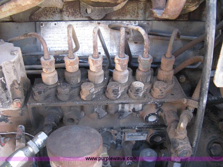 image for item I5704 1973 Mack PM685S tanker water truck