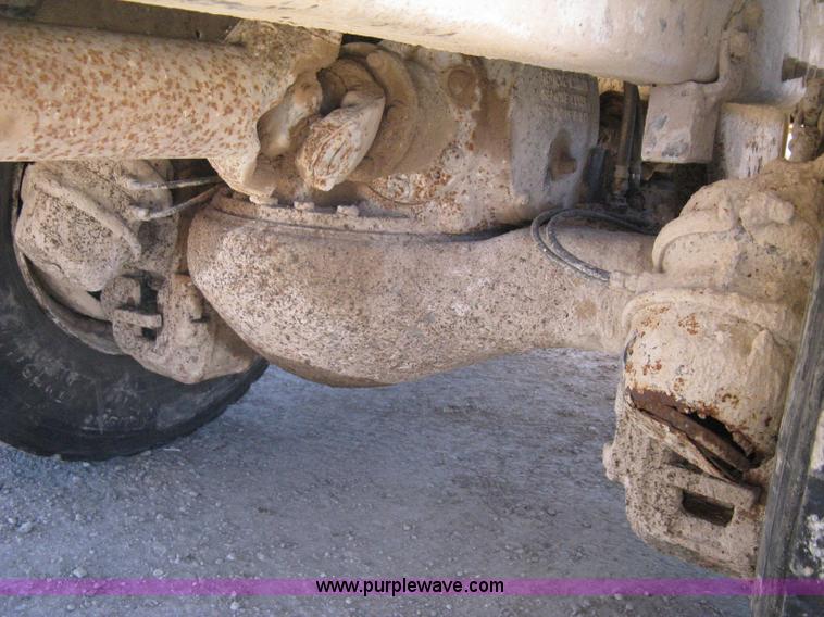 image for item I5704 1973 Mack PM685S tanker water truck