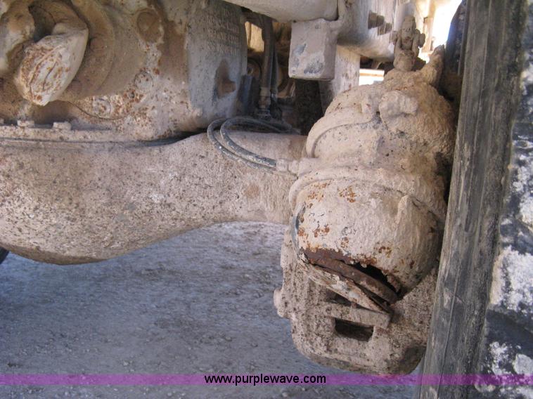 image for item I5704 1973 Mack PM685S tanker water truck