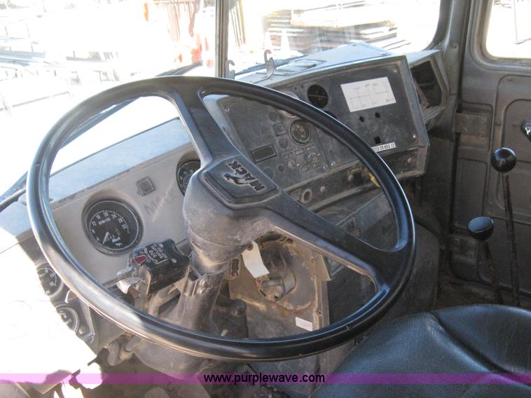 image for item I5704 1973 Mack PM685S tanker water truck