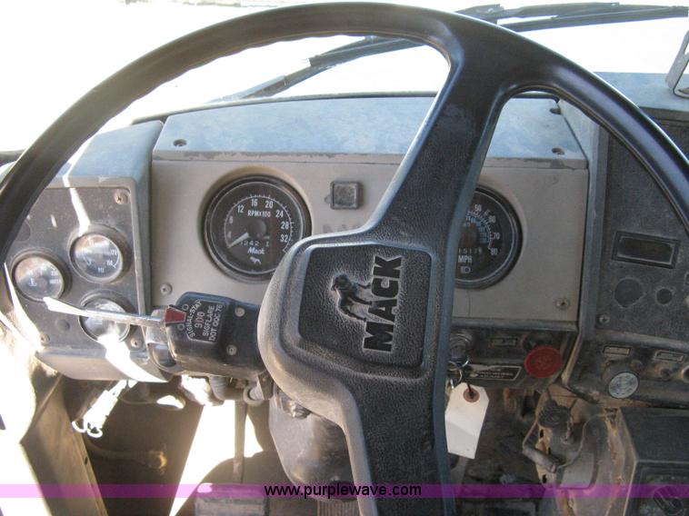 image for item I5704 1973 Mack PM685S tanker water truck