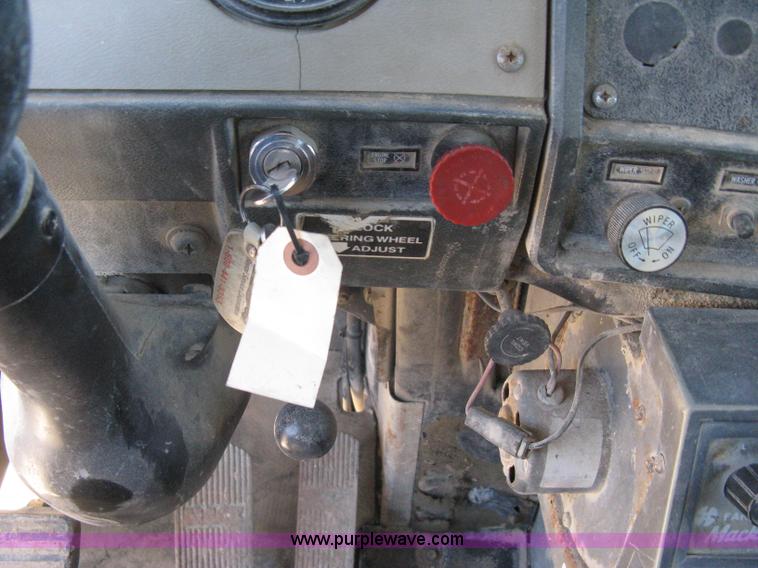 image for item I5704 1973 Mack PM685S tanker water truck