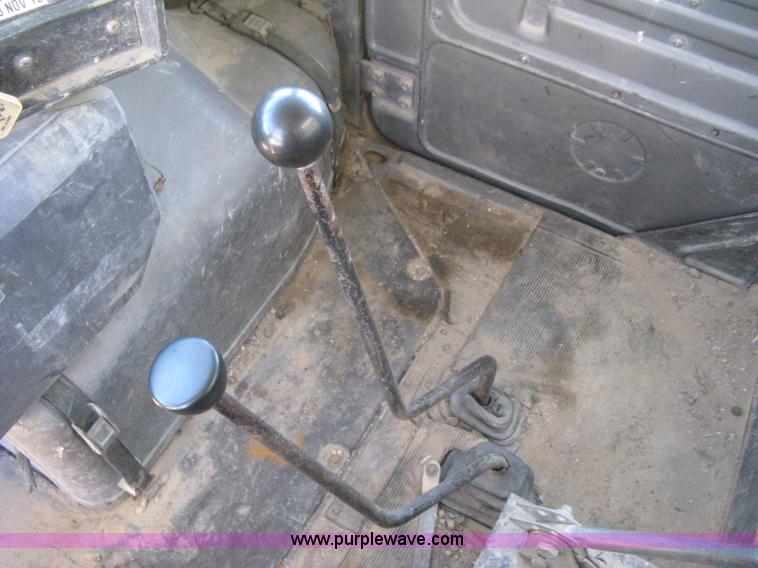 image for item I5704 1973 Mack PM685S tanker water truck