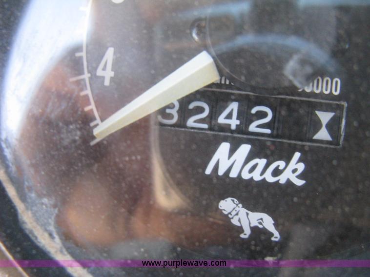 image for item I5704 1973 Mack PM685S tanker water truck