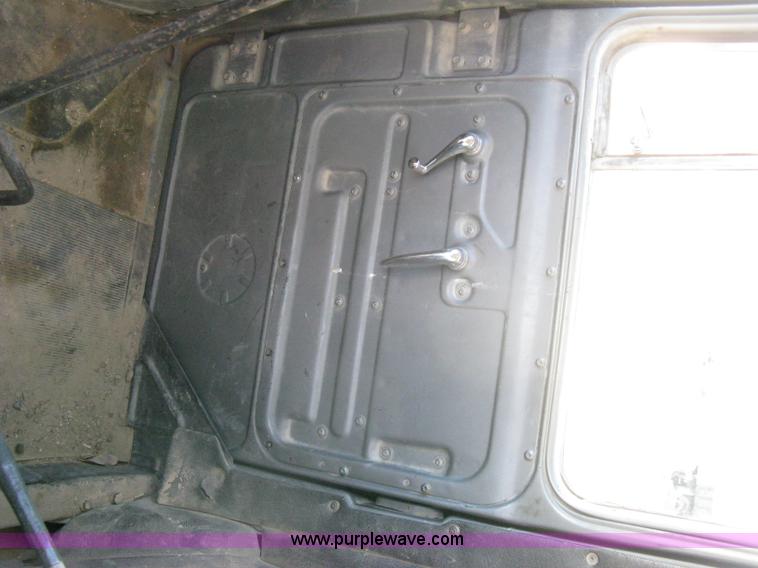 image for item I5704 1973 Mack PM685S tanker water truck