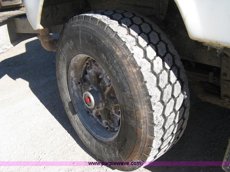 image for item I5704 1973 Mack PM685S tanker water truck