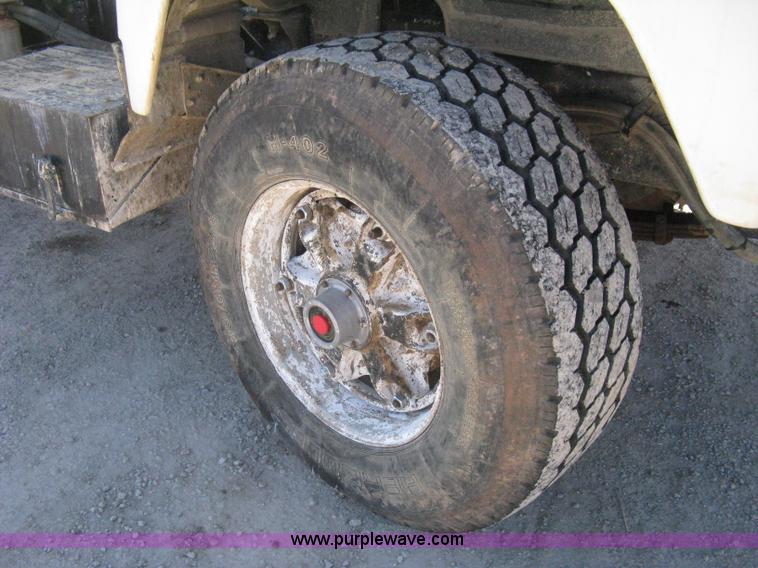 image for item I5704 1973 Mack PM685S tanker water truck