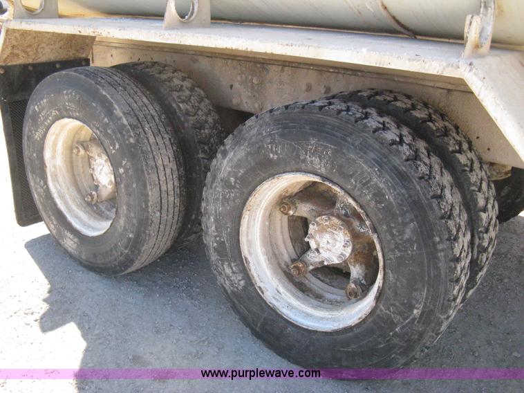 image for item I5704 1973 Mack PM685S tanker water truck