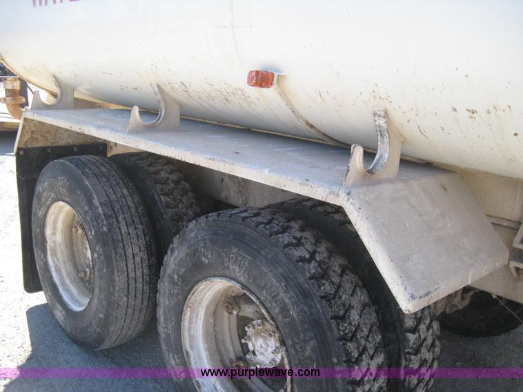 image for item I5704 1973 Mack PM685S tanker water truck