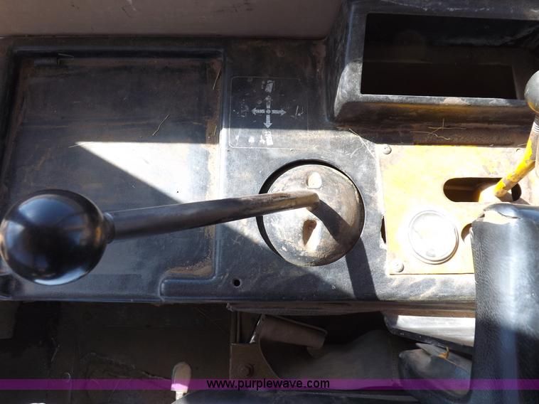 image for item I9128 1995 John Deere 850BLT dozer