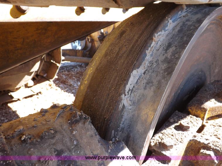 image for item I9128 1995 John Deere 850BLT dozer