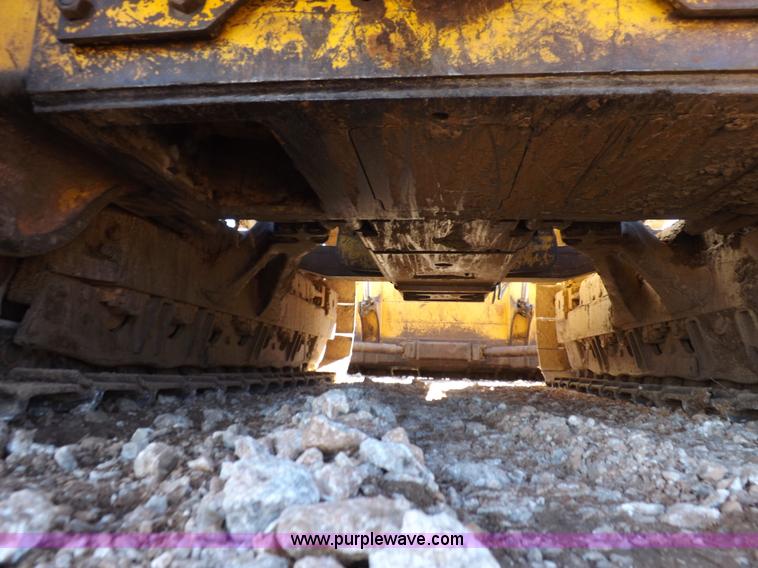 image for item I9128 1995 John Deere 850BLT dozer