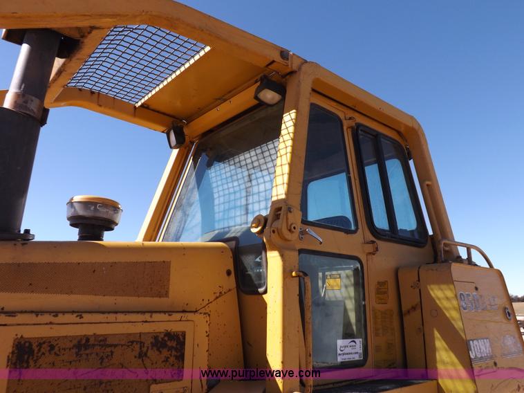 image for item I9128 1995 John Deere 850BLT dozer