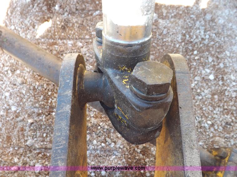 image for item I9128 1995 John Deere 850BLT dozer