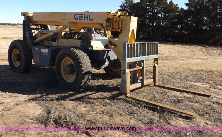 image for item I9129 2004 Gehl RS-8 telehandler