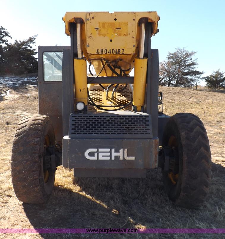 image for item I9129 2004 Gehl RS-8 telehandler