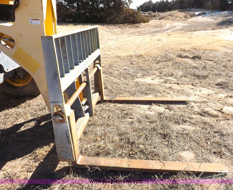 image for item I9129 2004 Gehl RS-8 telehandler