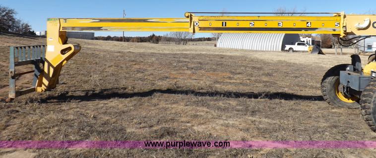 image for item I9129 2004 Gehl RS-8 telehandler