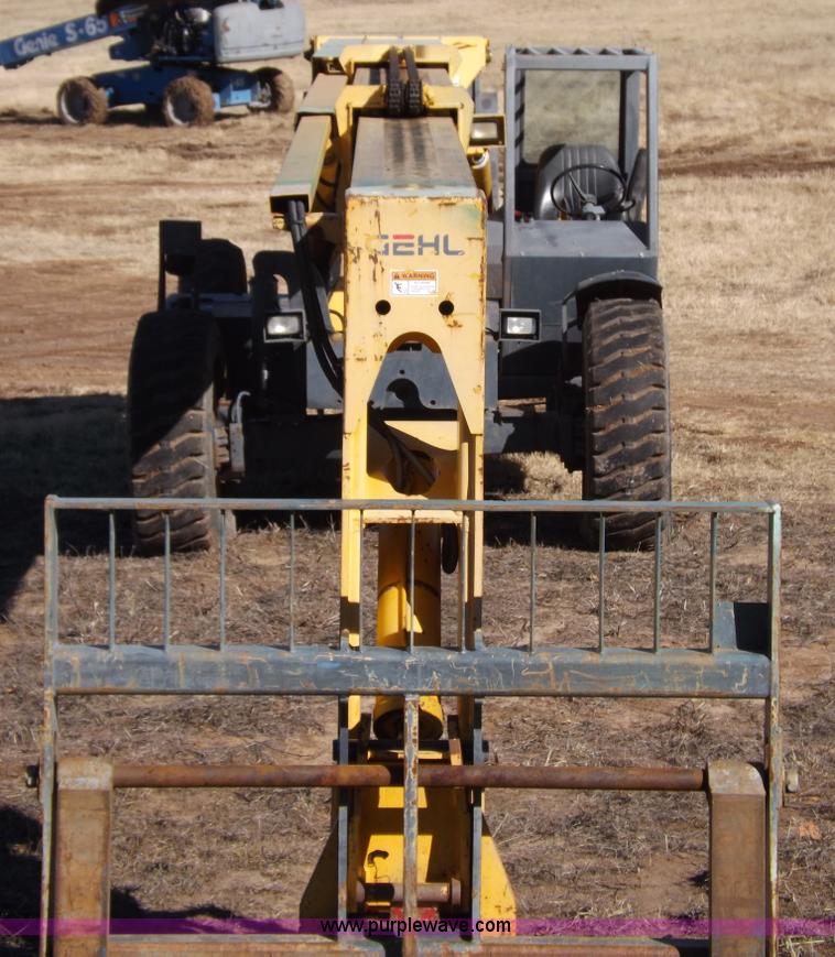 image for item I9129 2004 Gehl RS-8 telehandler