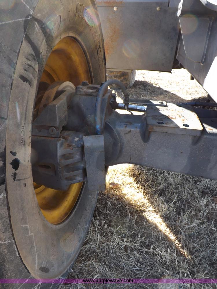 image for item I9129 2004 Gehl RS-8 telehandler