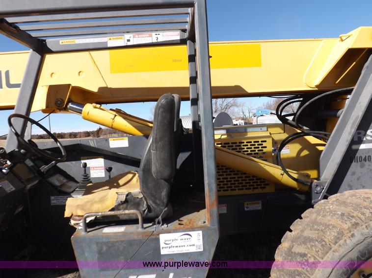 image for item I9129 2004 Gehl RS-8 telehandler