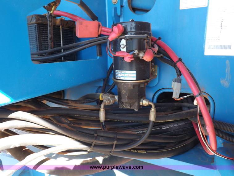 image for item I9130 2005 Genie S-60 boom lift