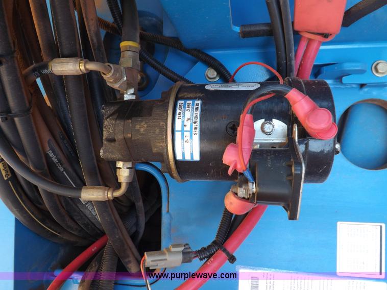 image for item I9130 2005 Genie S-60 boom lift