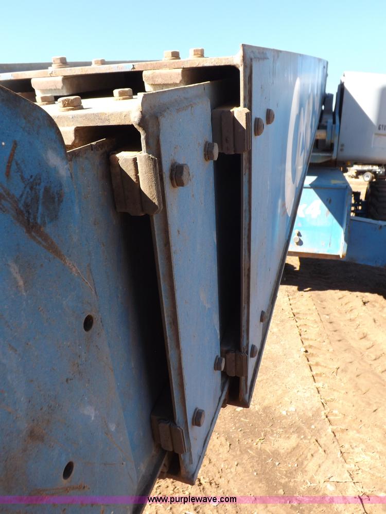 image for item I9130 2005 Genie S-60 boom lift