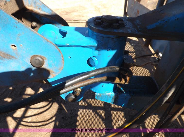 image for item I9130 2005 Genie S-60 boom lift