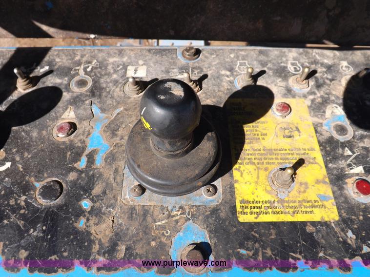 image for item I9130 2005 Genie S-60 boom lift