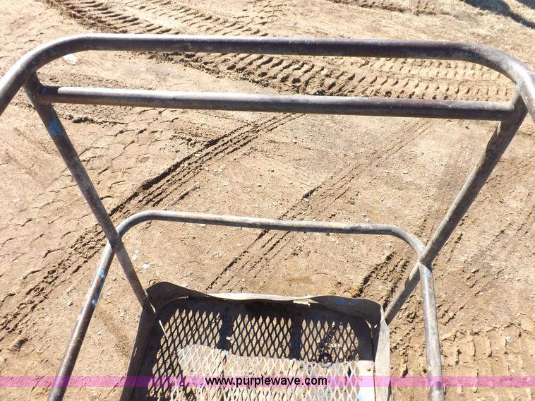 image for item I9130 2005 Genie S-60 boom lift