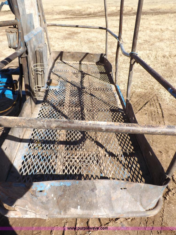 image for item I9130 2005 Genie S-60 boom lift