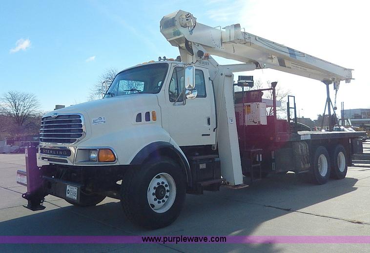image for item I9408 2001 Sterling L9500 National 1100 crane truck