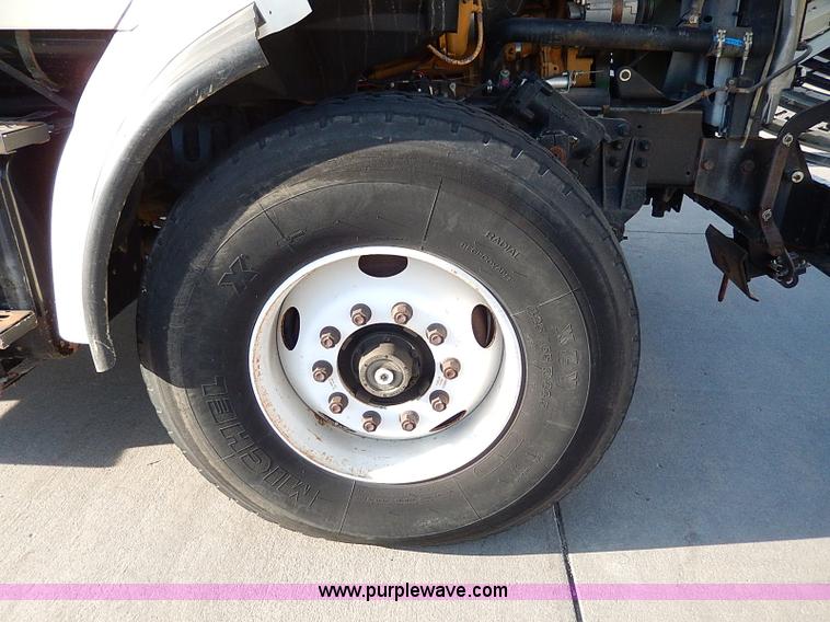 image for item I9408 2001 Sterling L9500 National 1100 crane truck