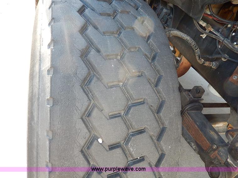 image for item I9408 2001 Sterling L9500 National 1100 crane truck