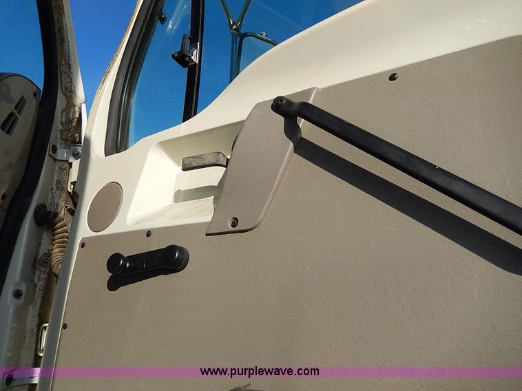 image for item I9408 2001 Sterling L9500 National 1100 crane truck