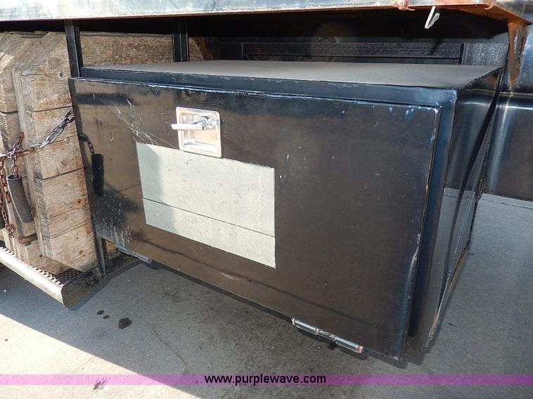 image for item I9408 2001 Sterling L9500 National 1100 crane truck